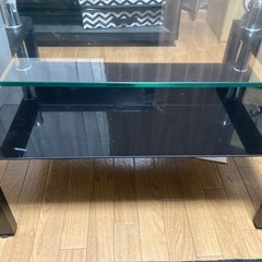 【再掲載】ガラステーブルの画像