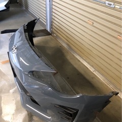 86ZN6後期純正フロントバンパーの画像