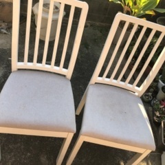 白ダイニングチェアの画像