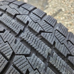 スタッドレスタイヤ4本セット(ホイール付き)の画像