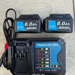 美品☆マキタ充電式ドライバドリルとブロワとバッテリーと充電器のセット！不具合無しですぐ使えます！の画像