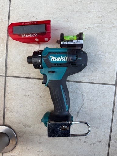美品☆マキタ充電式ドライバドリルとブロワとバッテリーと充電器のセット！不具合無しですぐ使えます！