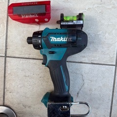 美品☆マキタ充電式ドライバドリルとブロワとバッテリーと充電器のセット！不具合無しですぐ使えます！の画像