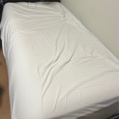 コンセント付きセミダブルベッドの画像