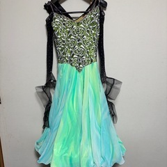ダンスドレスの画像