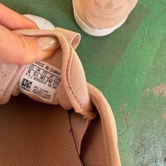 美品adidasスニーカー24.0cmの画像