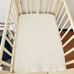 ベビーベッドの画像