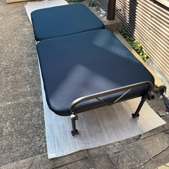 折り畳みベットの画像