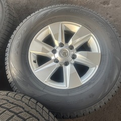 22年TOYOスタッドレス新パターンプラドハイラックス265/70R17の画像