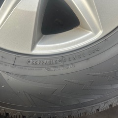 22年TOYOスタッドレス新パターンプラドハイラックス265/70R17の画像