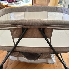 ベビーベッドの画像