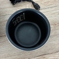 象印 マイコン炊飯ジャー 3合 2023年製 NL-BE05 炊飯器 ZOUJIRUSHI 家電 札幌市白石区★の画像