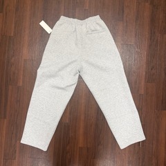 GU ジーユー　パフスウェットキャロットパンツ　スウェットパンツの画像