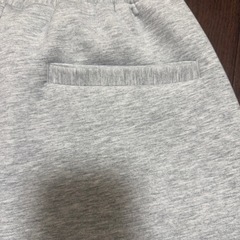 GU ジーユー　パフスウェットキャロットパンツ　スウェットパンツの画像