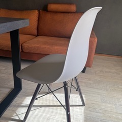 椅子 グレー 一脚の画像