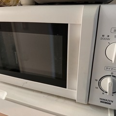 【0円】電子レンジ／ライト・回転皿は動作OK／温まりません（修理・部品取りに）の画像