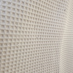 薄いグレーの中古カーテン4枚(洗濯済)の画像