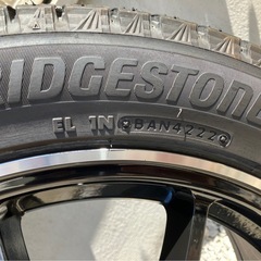 スタッドレスタイヤ
の画像