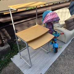 パソコンデスクの画像