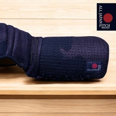 2025 ALL JAPAN PITCH クロスピッチ 鹿革風合生地 正藍染木綿　籠手単品の画像