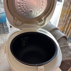 （予約済み）炊飯器 neove rrs-an30wt の画像