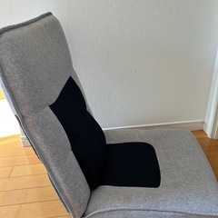 お話し中です。こたつのお供になる座椅子の画像