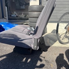 AZR60 ノア　後部座席シートの画像