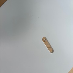 IKEA クヴィストブロー　収納つきテーブルの画像