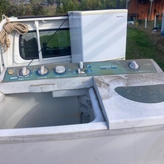 2層式洗濯機　お近くならお運びします。の画像