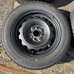ヨコハマ スタッドレスタイヤ ホイールセット 4本セット 175/65R15 の画像