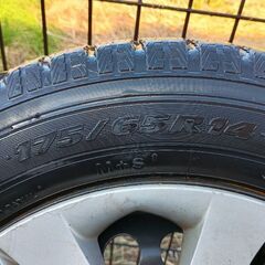 スタッドレスタイヤの画像