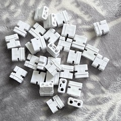 ダイソー ワイヤーネット 白　40cm×40cm 10枚 +接続用の部品等の画像