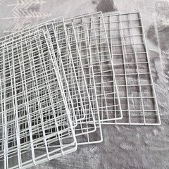 ダイソー ワイヤーネット 白　40cm×40cm 10枚 +接続用の部品等の画像