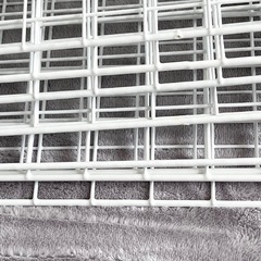 ダイソー ワイヤーネット 白　40cm×40cm 10枚 +接続用の部品等の画像