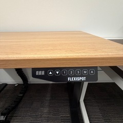 昇降式テーブル×リクライニングちぇあチェアの画像