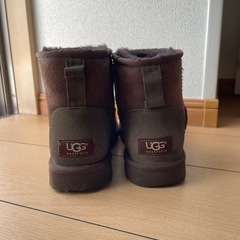 UGGのレディースショートブーツの画像