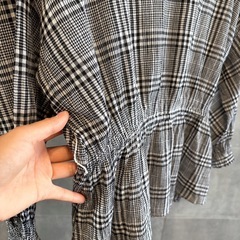 GU チェックブラウス 七分袖 M グレー 薄手 ウエストゴム 綿100%の画像