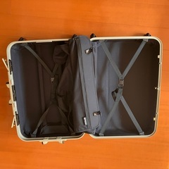 スーツケースの画像