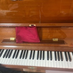 アップライトピアノの画像