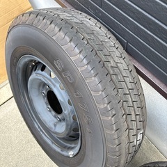 ハイエース200系　新車外し　ホイール4本　ホイールキャップ新品未開封　スペアタイヤ1本の画像