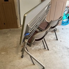 フォールディングテーブル の画像