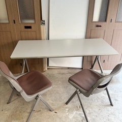 フォールディングテーブル の画像