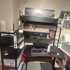 ゲーミングシェルフ パソコンデスクの画像