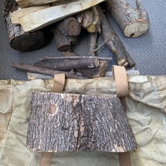 薪ミックス 約11kg 薪バサミ付き 火バサミ 薪割り台付きの画像