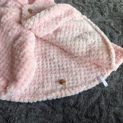 ピンクのクマのふわもこケープ　50〜70の画像