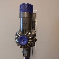 ダイソン v6 fluffy スタンド付きの画像