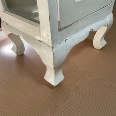 アンティーク飾り棚の画像