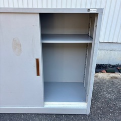 スチール製の棚の画像