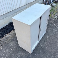 スチール製の棚の画像