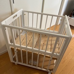 【取りに来てくれる方のみ】カトージベビーベッドの画像